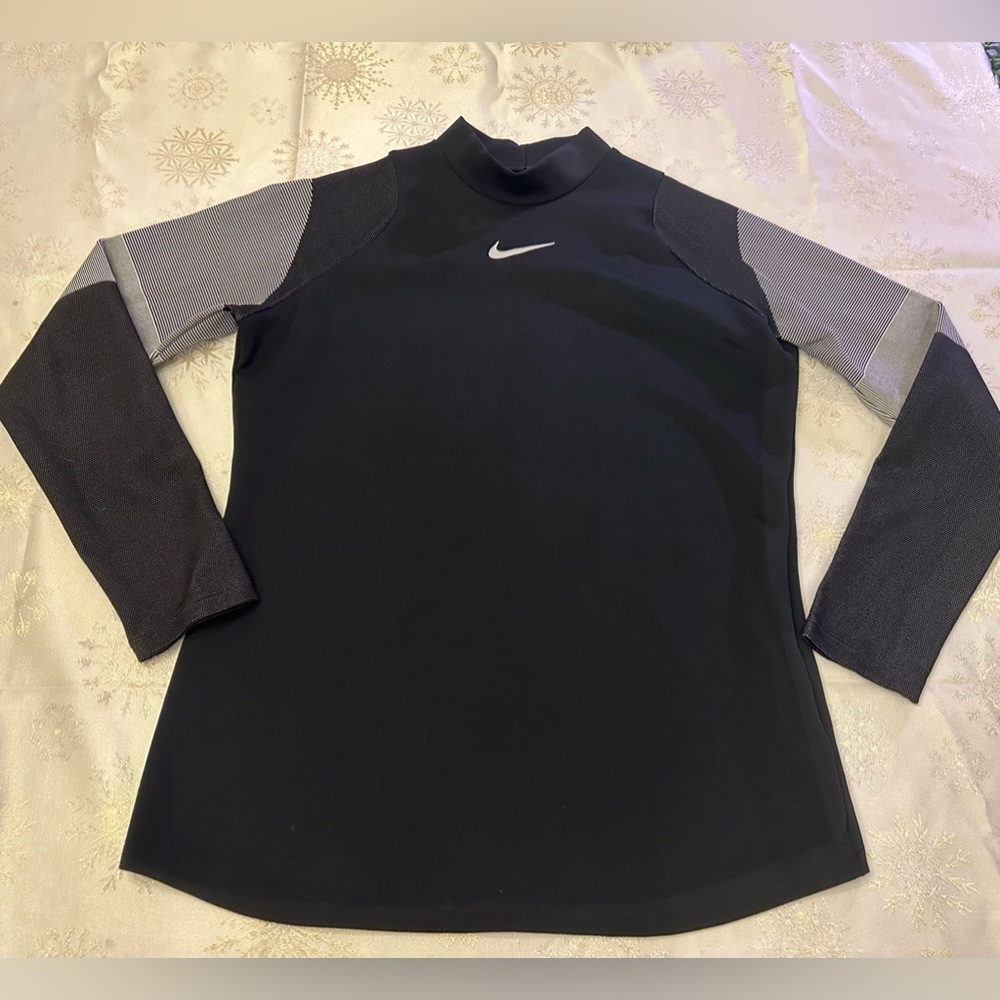 Nike Women's Black and Gray Long Sleeve Athletic Top